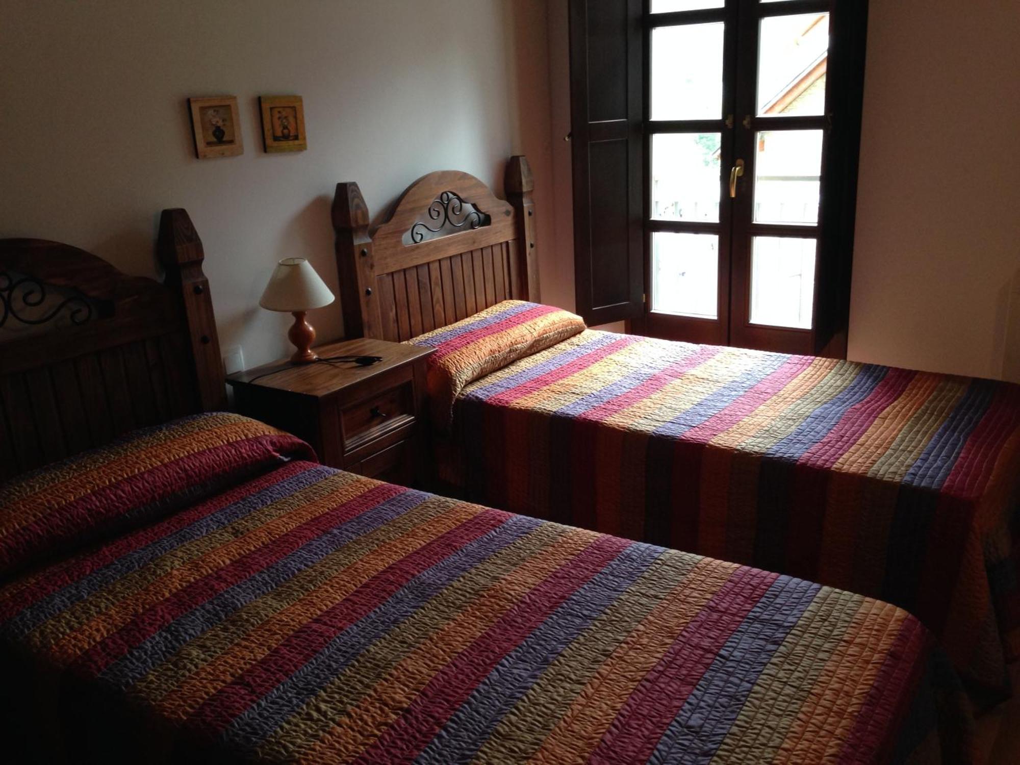 Apartaments Pirinenc Esterri D'Aneu Bagian luar foto