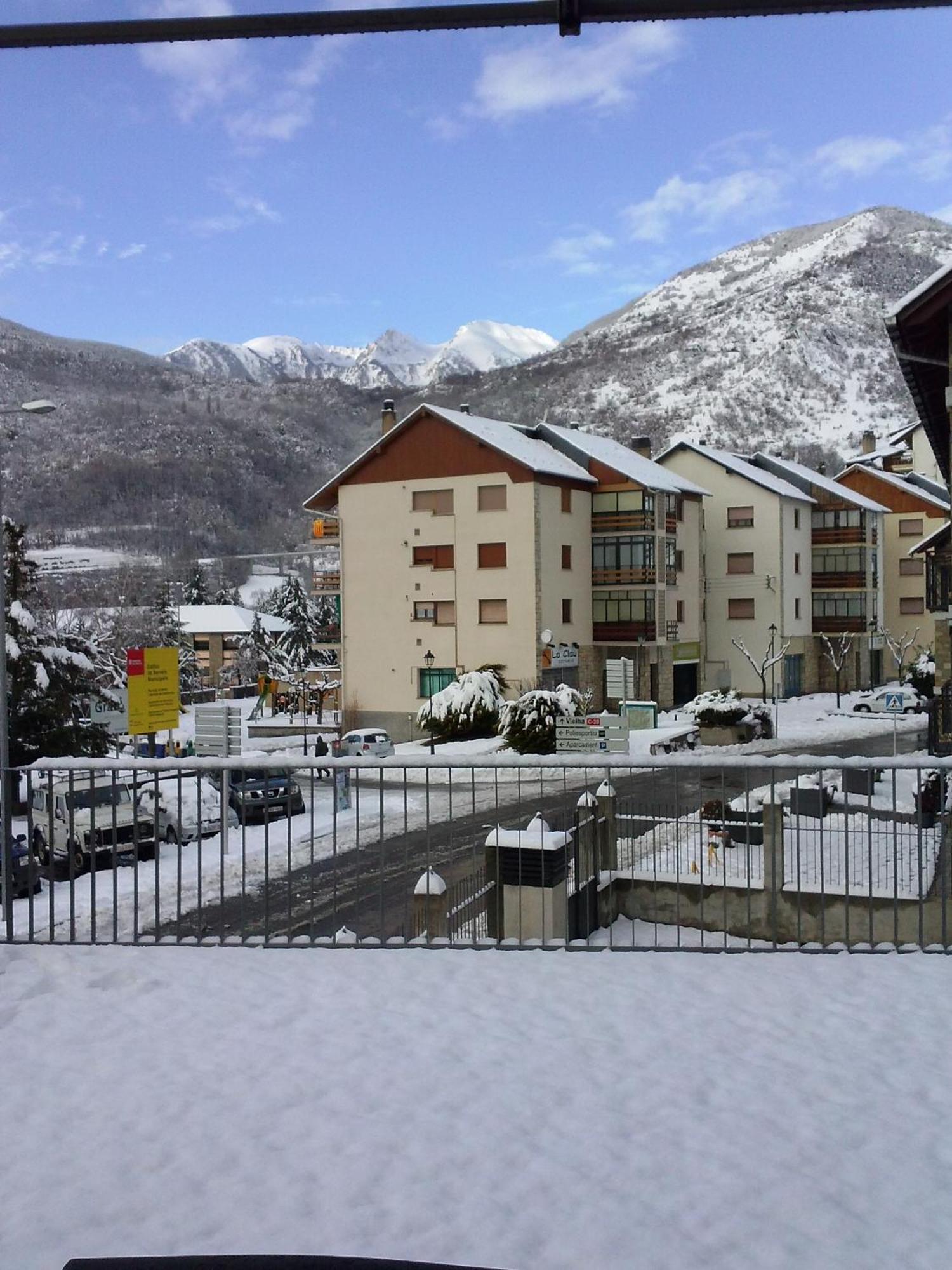 Apartaments Pirinenc Esterri D'Aneu Bagian luar foto