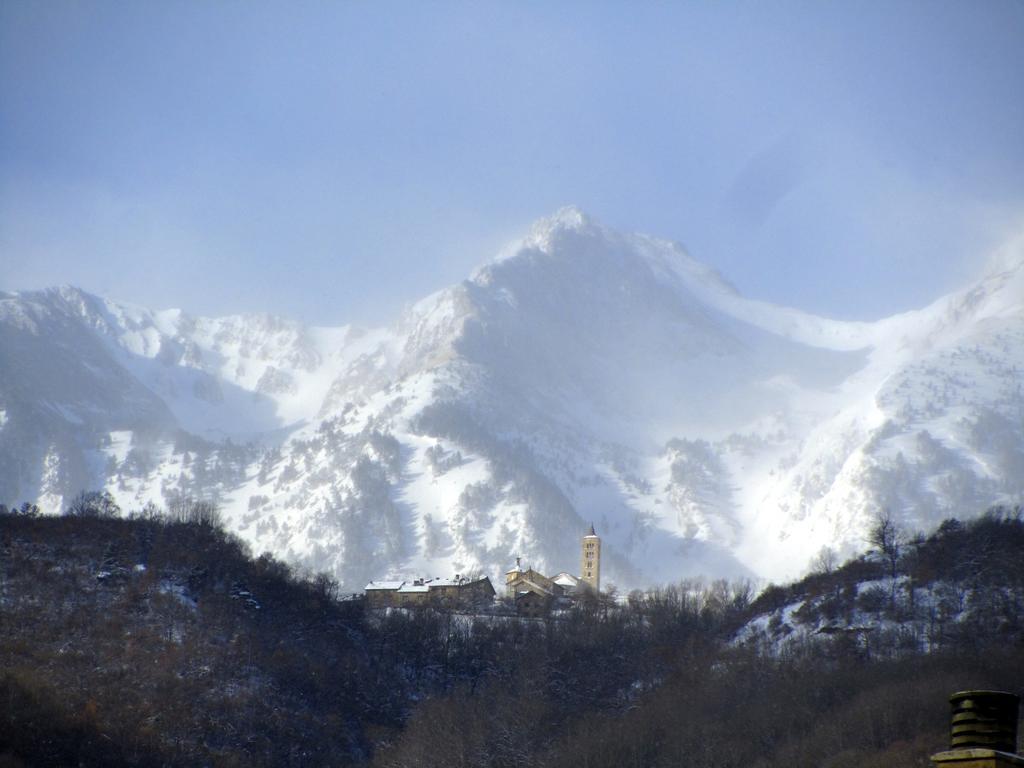 Apartaments Pirinenc Esterri D'Aneu Bagian luar foto